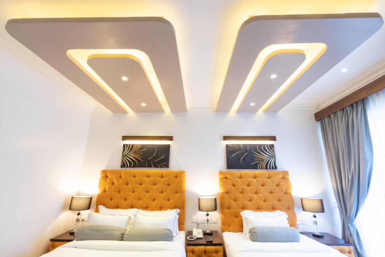נוארה אליה Hotel Grand Turf מראה חיצוני תמונה