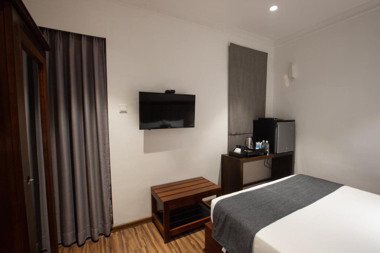 נוארה אליה Hotel Grand Turf מראה חיצוני תמונה